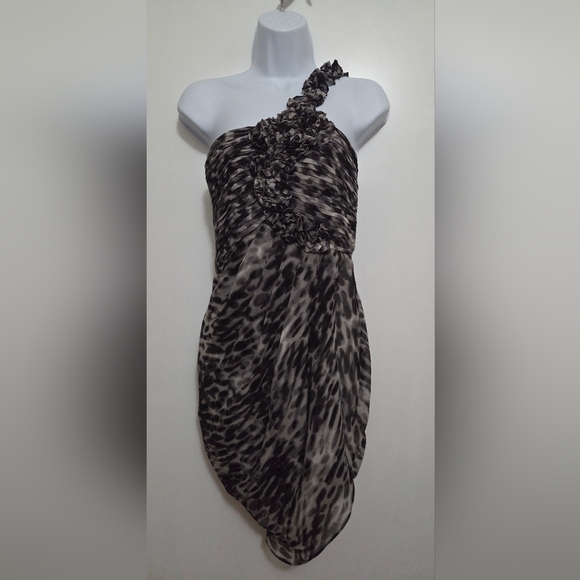 BCBGMaxAzria Dresses & Skirts - BCBGMaxAzaria One-Shoulder Ruffled Cocktail Dress Size 8